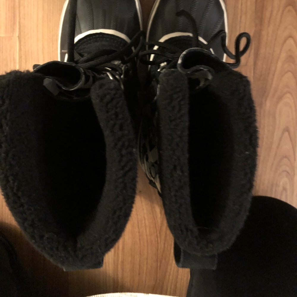 Sorel waterproof boots - Picture 7 of 8